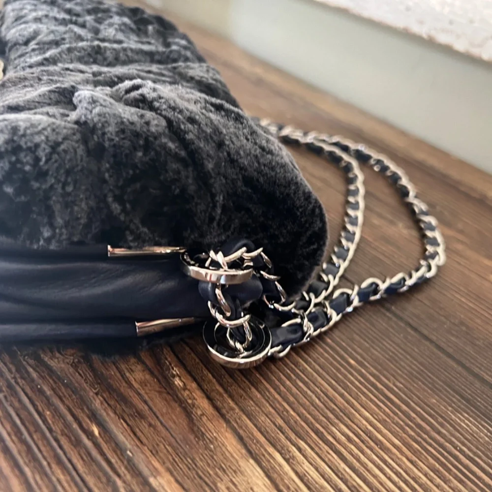 Authentic Chanel - Lapin Rabbit Fur and Leather Classic Single Flap Handbag - Picture 8 of 16